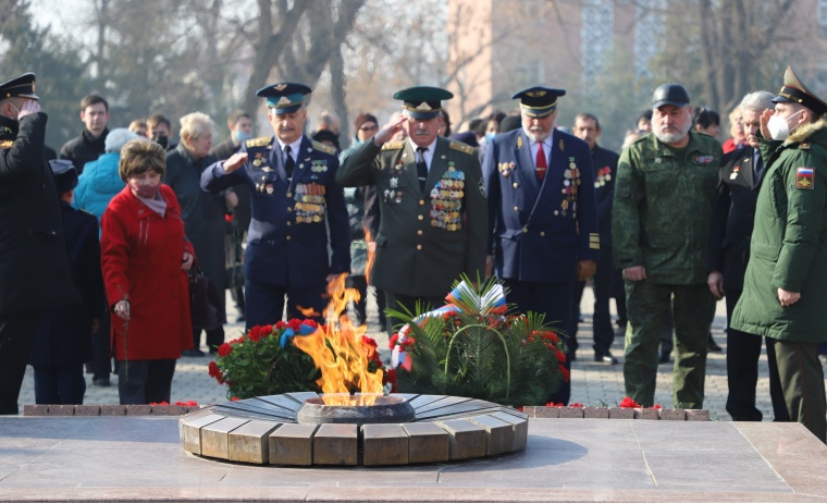 В Ташкенте прошла памятная акция, посвященная 77-й годовщине снятия блокады Ленинграда
