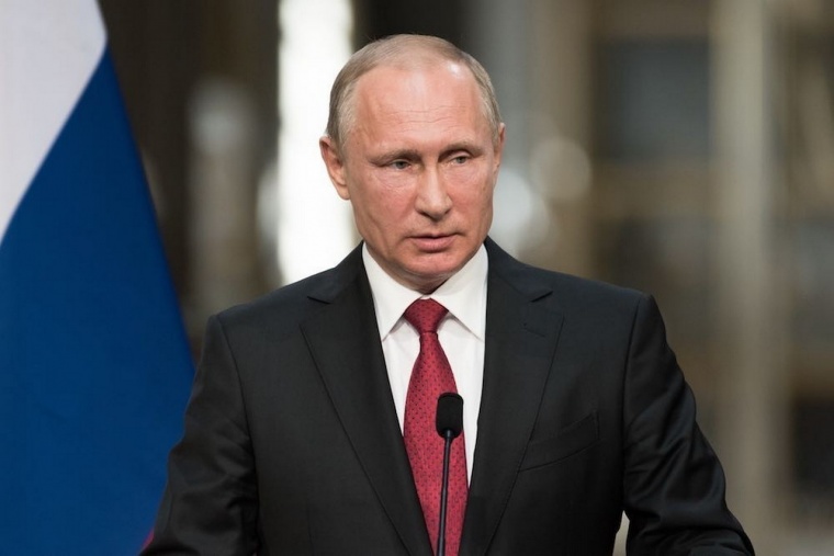 Владимир Путин подписал закон о новых правилах проведения экзаменов для иностранцев