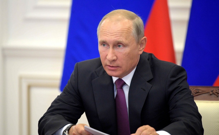 Владимир Путин дал оценку закрытию трех телеканалов на Украине