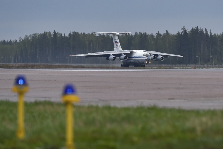 Очередной самолет с российскими детьми прибыл из Сирии