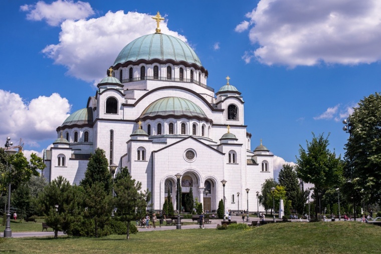 Президент Сербии наградил российского художника за украшение Храма св. Саввы