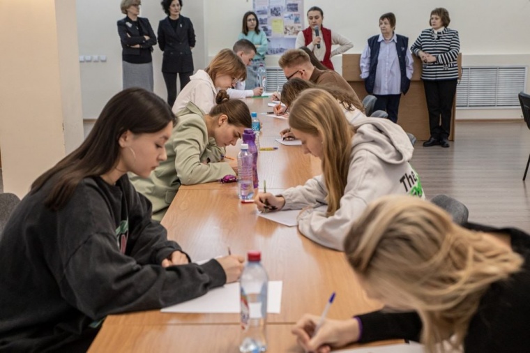 В Астане прошла Олимпиада по русскому языку для школьников из Казахстана