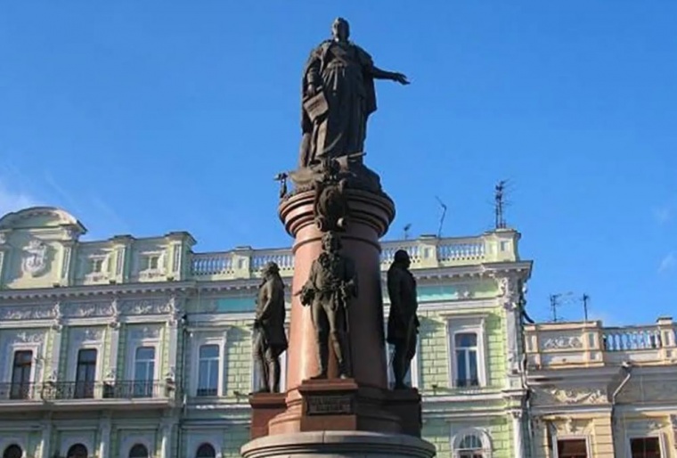Депутаты горсовета Одессы решили не сносить памятник Екатерине II