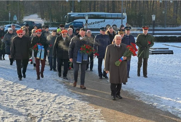 В Германии прошли акции памяти ко Дню Неизвестного Солдата