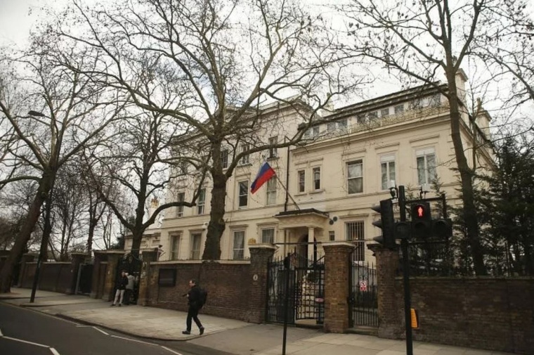 Посольство России в Великобритании рассмотрит все обращения в связи с травлей россиян