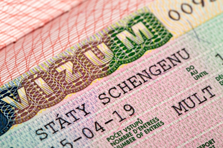 Чехия с 25 октября запретит въезд россиянам с шенгенскими визами