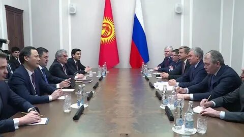 В Киргизии откроют 44 школы-интерната с русским языком обучения