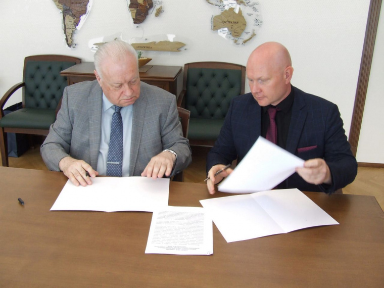 Фонд поддержки соотечественников и Центр «Путь домой» подписали соглашение о сотрудничестве