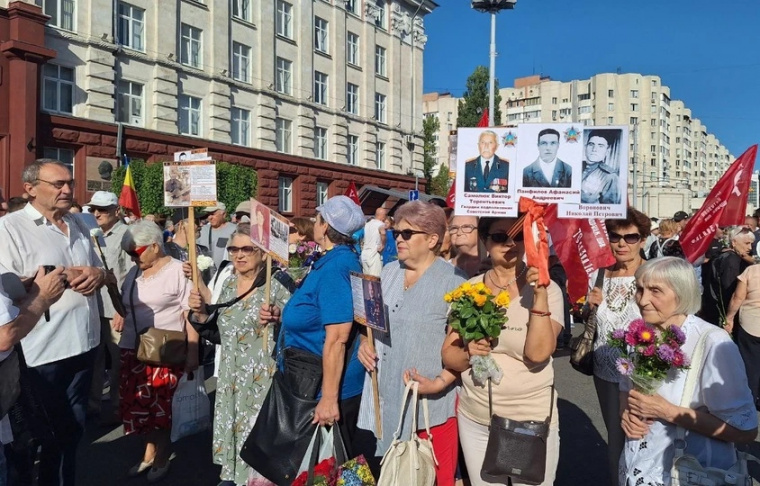 В Молдавии прошли многотысячные мероприятия в честь 80-летия освобождения от фашизма
