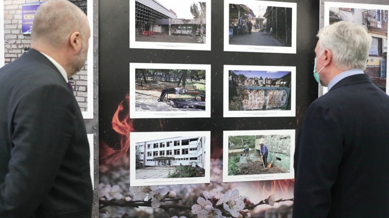 Выставка фотографий «Трагедия Донбасса» проходит в Госдуме