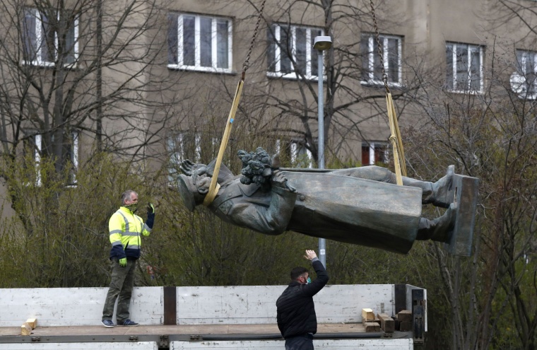 Демонтированный в Праге памятник маршалу Коневу могут установить на новом месте