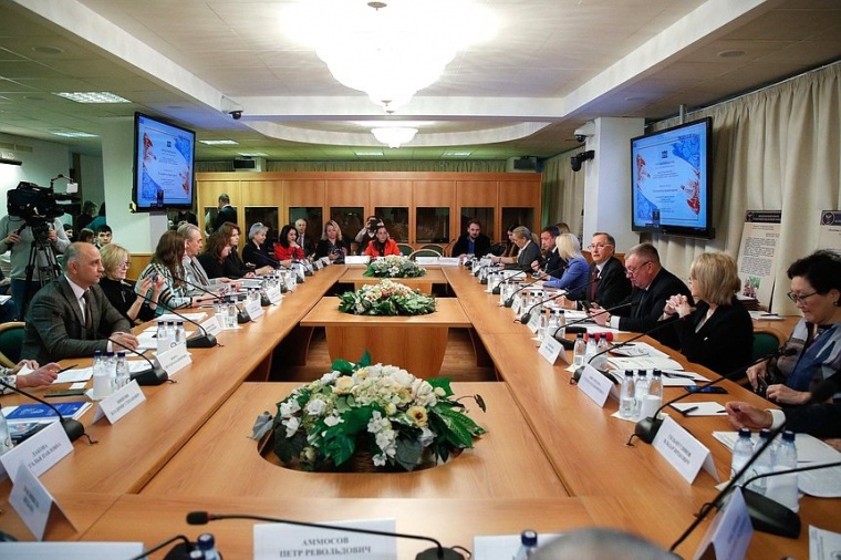 Соотечественники приняли участие в работе Круглого стола в Госдуме РФ
