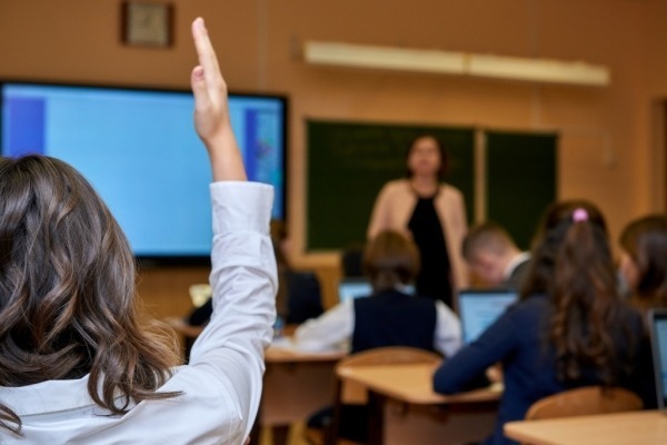 Более шестисот российских педагогов поедут преподавать в учебные заведения за рубежом