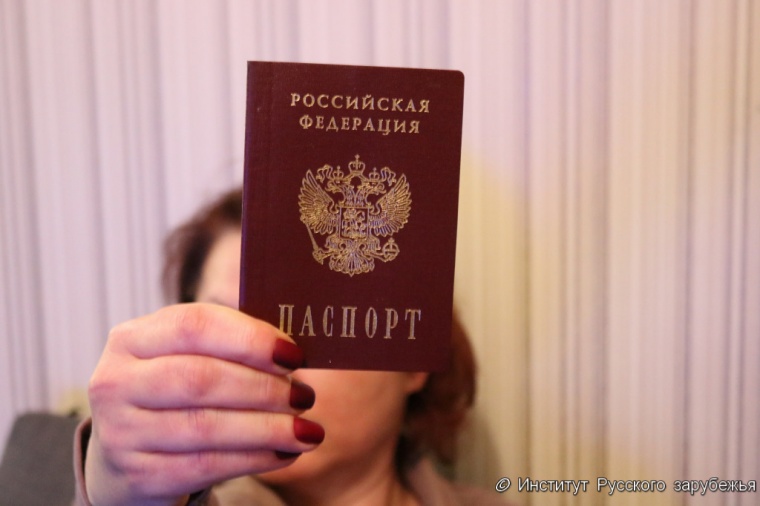 Гражданство России в 2022 году получили почти 700 тысяч человек