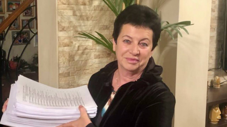 Латвийский журналист Алла Березовская: Иду на суд.  Я и 5 кг с обвинениями…