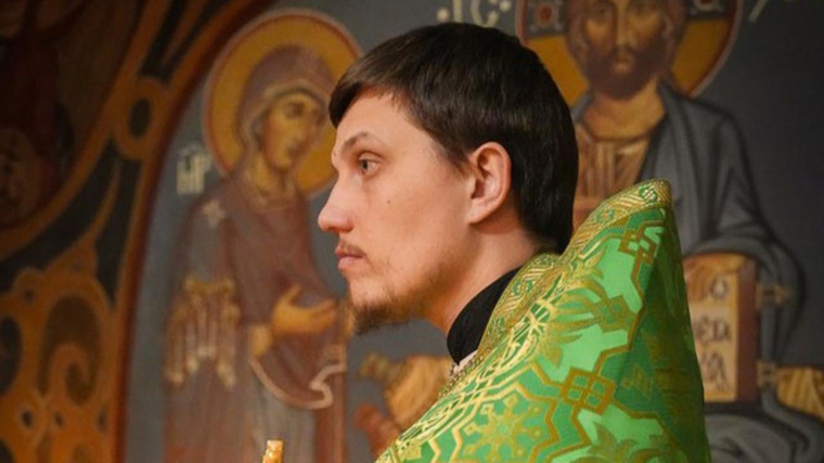 В Киеве напали на адвоката Никиту Чекмана, защищающего интересы монахов Киево-Печерской лавры