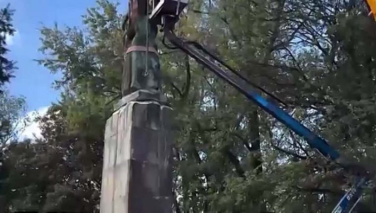В польском Жешуве начали снос памятника благодарности воинам Красной армии
