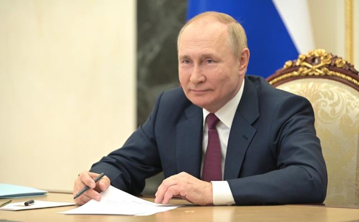 Владимир Путин назвал «попыткой самоубийства» стремление «отменить» русскую культуру за рубежом