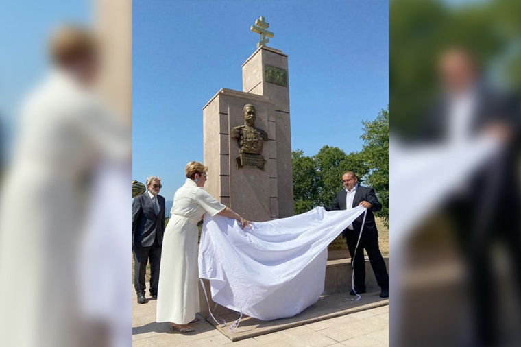 Памятник русскому генералу открыли в Болгарии