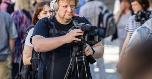 Эстонский суд продлил арест известному тележурналисту Олегу Беседину