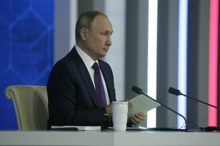 Владимир Путин: украинские власти выдавливают русское население с его территорий